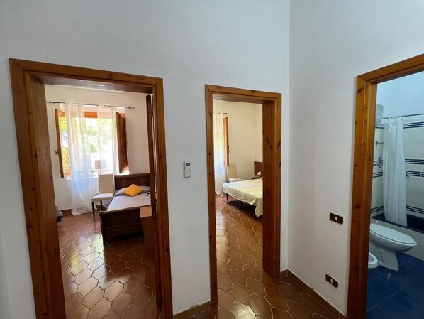 4 bedrooms, bed sheets - Gorgeous Villa with tennis court (Matino)