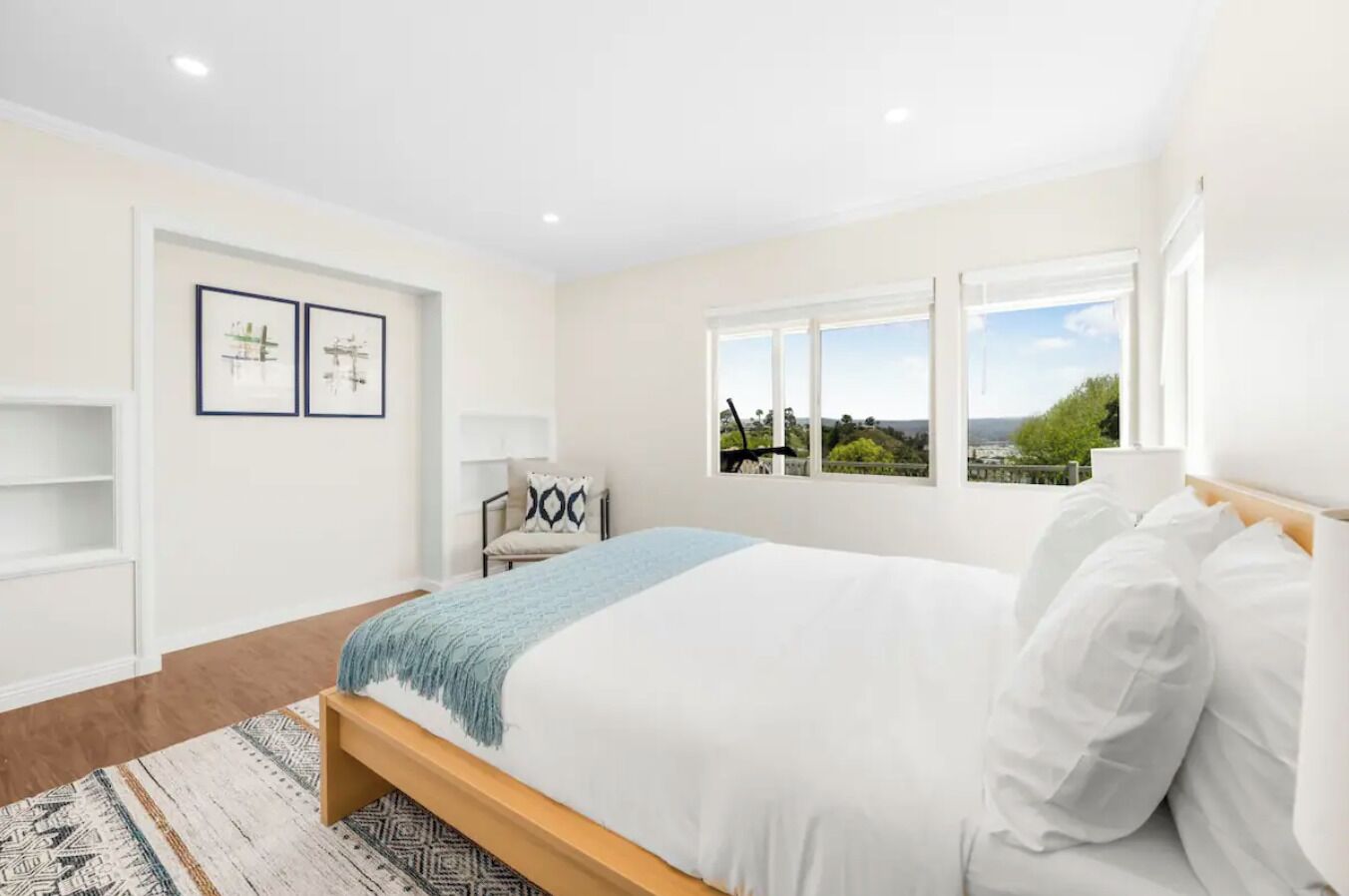 4 bedrooms, desk, iron/ironing board, travel crib