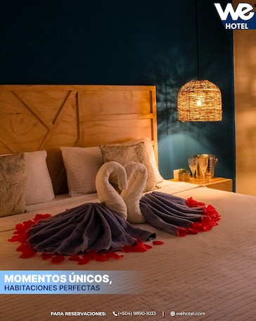 Premium bedding, down comforters, Tempur-Pedic beds, free WiFi. WE Hotel - La Lima