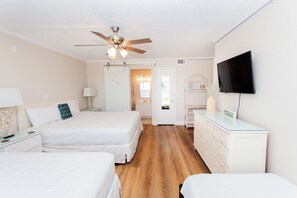3 chambres, fer et planche à repasser, Wi-Fi, draps fournis