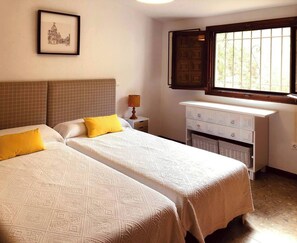 4 bedrooms, iron/ironing board, travel crib, free WiFi