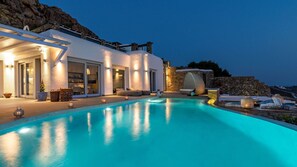 Pool - Villa in Agios Ioannis Mykonos with 6 bedrooms sleeps 12 (Agios Ioannis Mykonos)