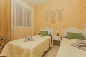 2 bedrooms, iron/ironing board, free WiFi, bed sheets