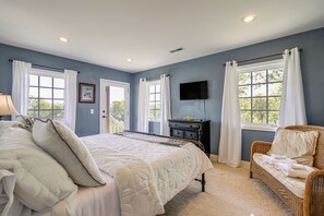 2 bedrooms, iron/ironing board, travel crib, WiFi