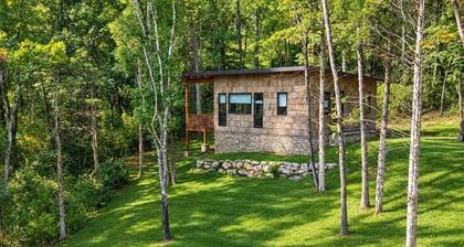 Luxury, 3.5 mi from VT, Private