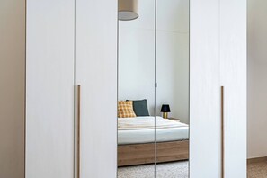 1 dormitorio, tabla de planchar con plancha, wifi gratis y ropa de cama