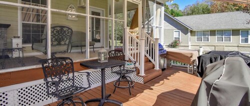 Beautiful 2 Story Water Front Home inside the Gates of Stillwater Resort!
