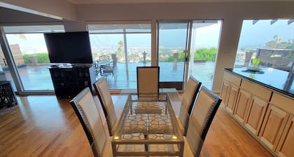 The Zen House with Panoramic Harbor and City Views
