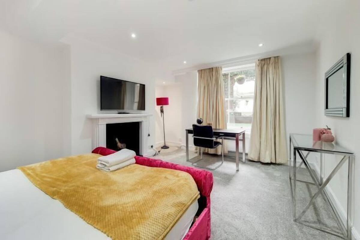 Blackout drapes, iron/ironing board, WiFi (free), bed sheets