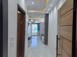 1 bedroom, in-room safe, soundproofing, free WiFi