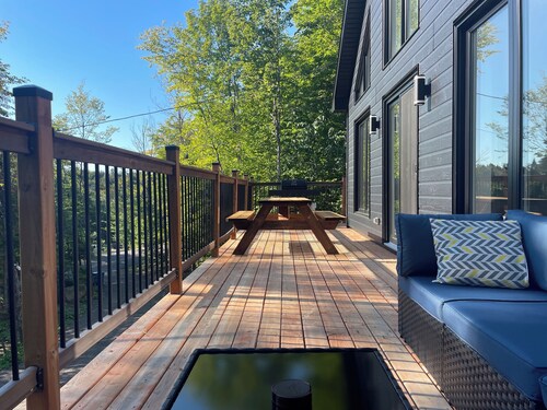 Entire chalet with Spa near Lake & Beach