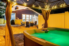 Terrace/patio - 1 Mi. to Notre Dame, Irish Pub, Hot Tub, 4800sq ft (South Bend)