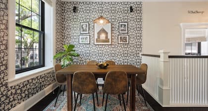 Wrigleyville Suites