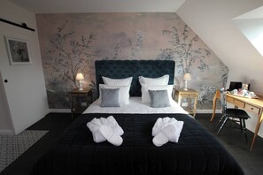 Premium bedding, individually decorated, individually furnished, desk - Domaine de Champouteau (Averdon)