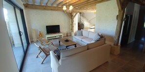 Villa | Wohnbereich | Flachbildfernseher