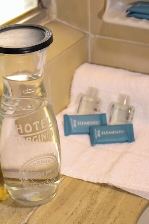 Douche, serviettes fournies