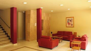 32-inch TV with cable channels