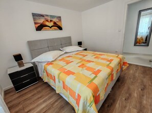 2 bedrooms, WiFi, bed sheets - Apartments Mihovilovi (Trogir)