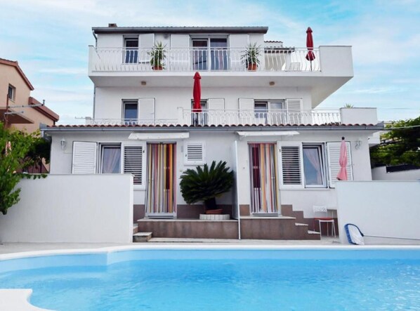 Pool - Apartments Mihovilovi (Trogir)