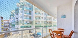 Apartment | Outdoor dining