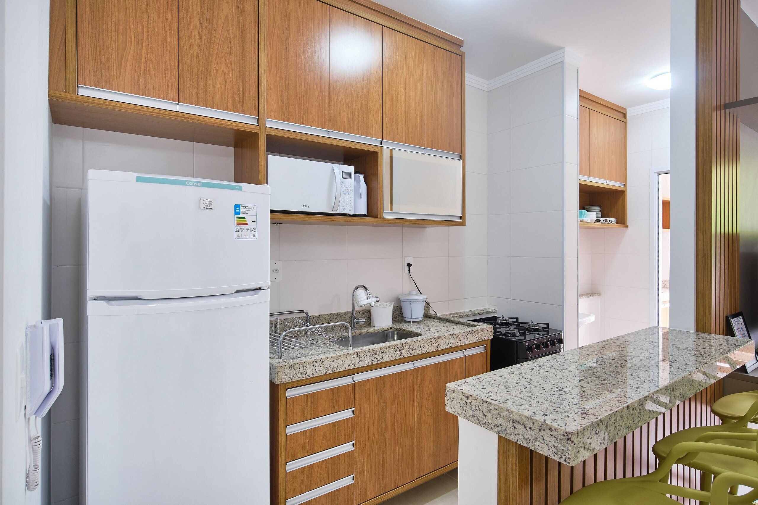 Apartment | Private kitchen | Coffee/tea maker, microwave, blender, cookware/dishes/utensils