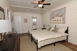 2 bedrooms, iron/ironing board, WiFi, bed sheets - Cozy Adobe Summary:<br>O (Pahrump)