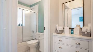 Hårtørrer, håndklæder