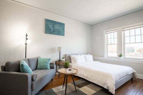 1 bedroom, desk, iron/ironing board, WiFi