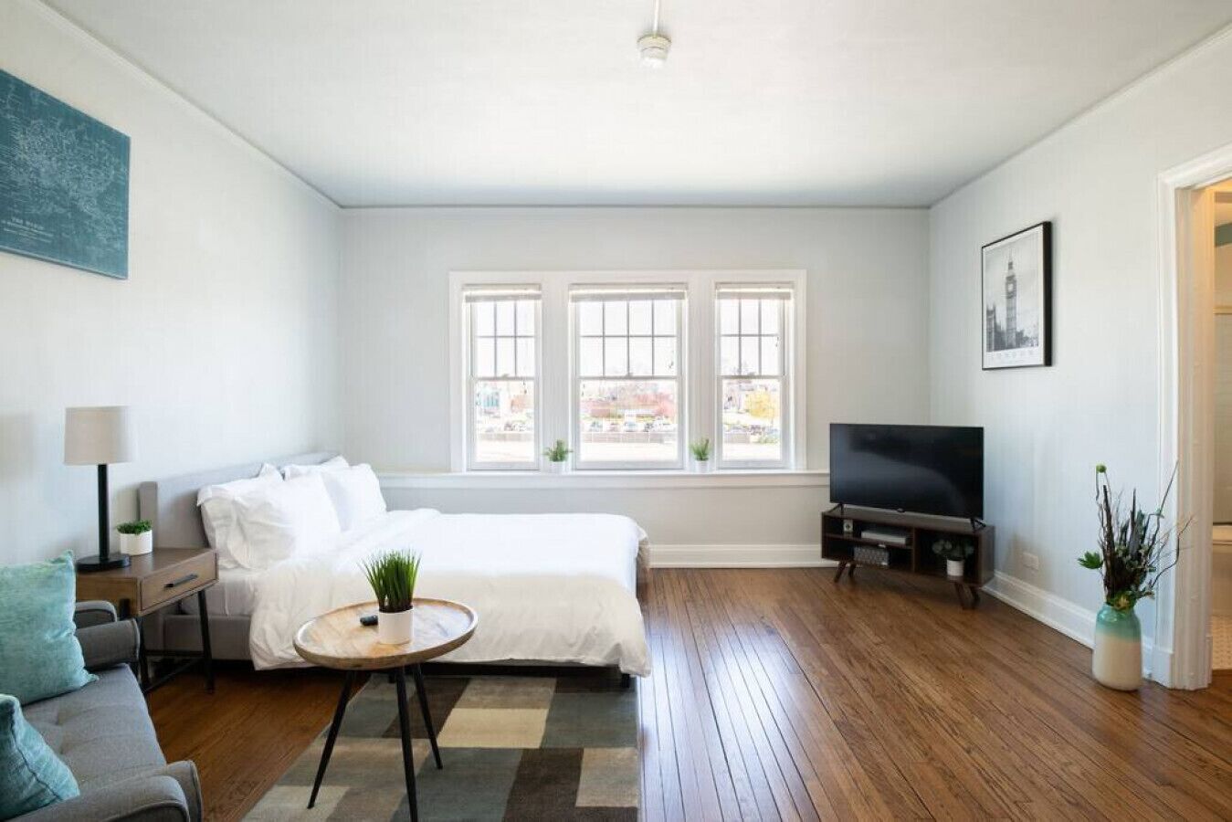 1 bedroom, desk, iron/ironing board, WiFi