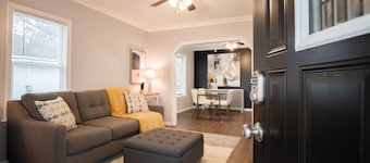 THE CORNER COTTAGE - Contemporary 1BD in Peoria