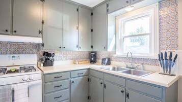 Frigorífic, microones, forn i placa de cuina