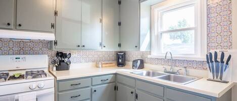 Frigorífic, microones, forn i placa de cuina