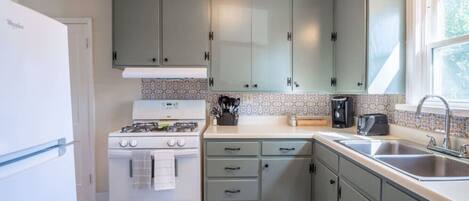 Frigorífic, microones, forn i placa de cuina