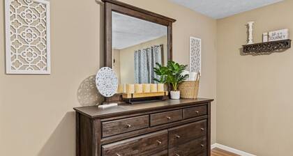 WOOD`INN 2 - Comfy 2BD close to DT Peoria