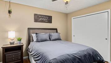 2 soveværelser, skrivebord, strygejern/strygebræt, Wi-Fi