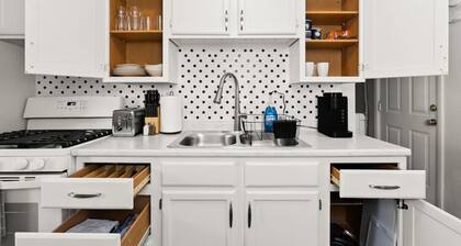 VERDE VIBES - Cute 2BD home in the Heights