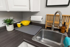 Frigorífic, microones, forn i placa de cuina 