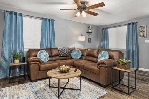 Peaceful 2BD 10 mins from DT Peoria