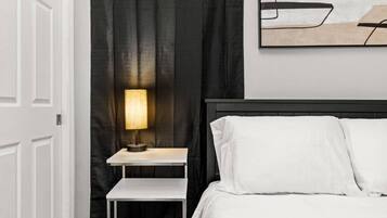 1 bedroom, desk, iron/ironing board, WiFi