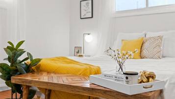 2 bedrooms, desk, iron/ironing board, WiFi