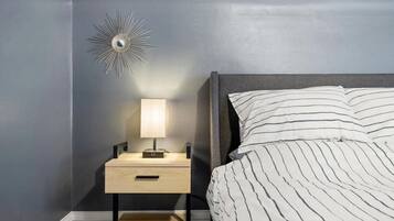 2 bedrooms, desk, iron/ironing board, WiFi