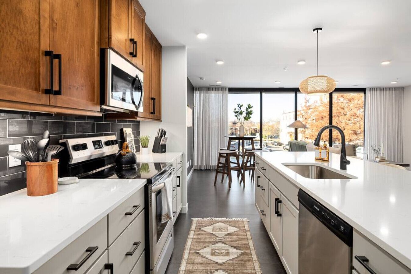 Refrigerador, microondas, horno y parrilla de estufa 