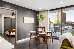 2 bedrooms, desk, iron/ironing board, WiFi