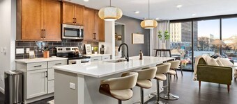 Modern 2 Bed in the Heart of Downtown Bloomington