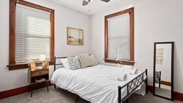 2 quartos, escrivaninha, ferros/tábuas de passar roupa, Wi-Fi