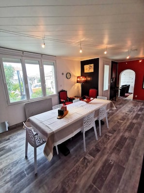 Interior - Maison Avec Jardin, au Calme, à 300 m de la mer et 5 Minutes des Commerces (Les Sables-d'Olonne)