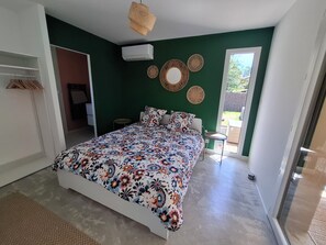 4 Schlafzimmer, Schreibtisch, Bügeleisen/Bügelbrett, Reisekinderbett