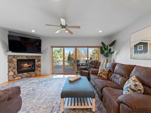 TV connectée, cheminée