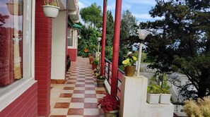 Lobby - Dew Drops Homestay (Nainital)