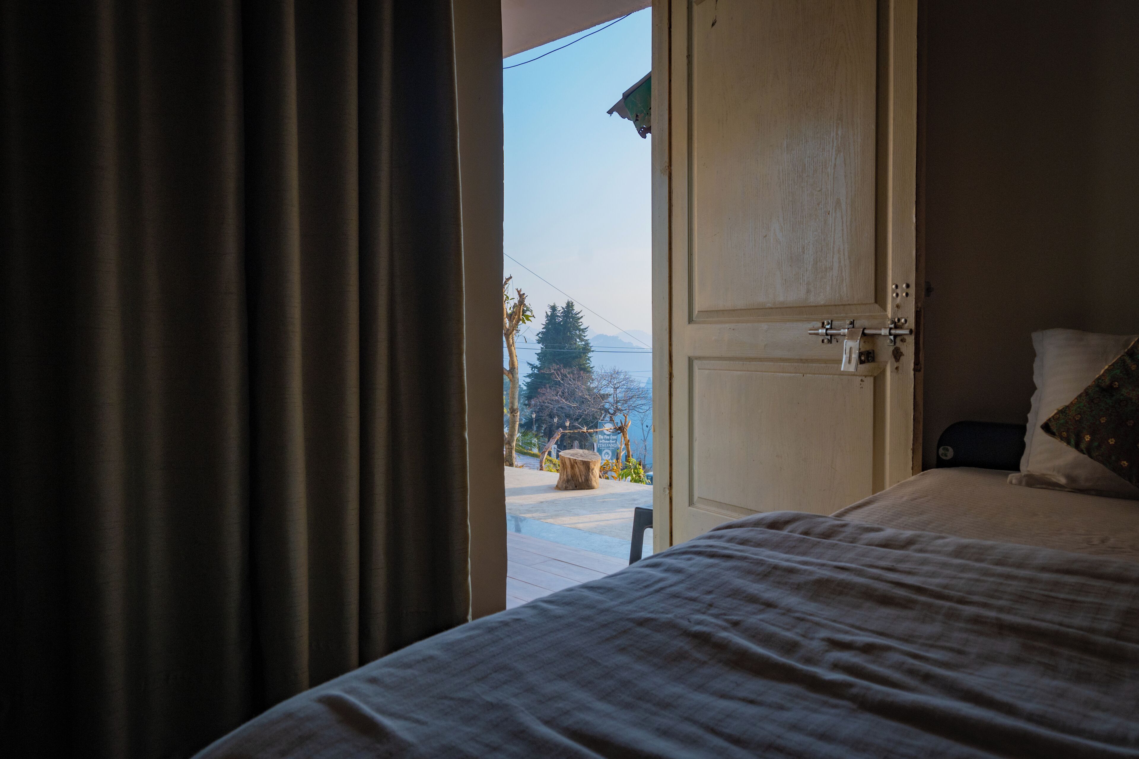 Free WiFi, bed sheets